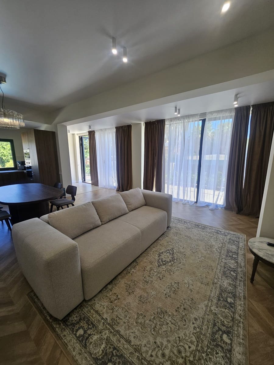 4 bedroom Townhouse for rent in Paterna - € 3,000 (Ref: 9844596)