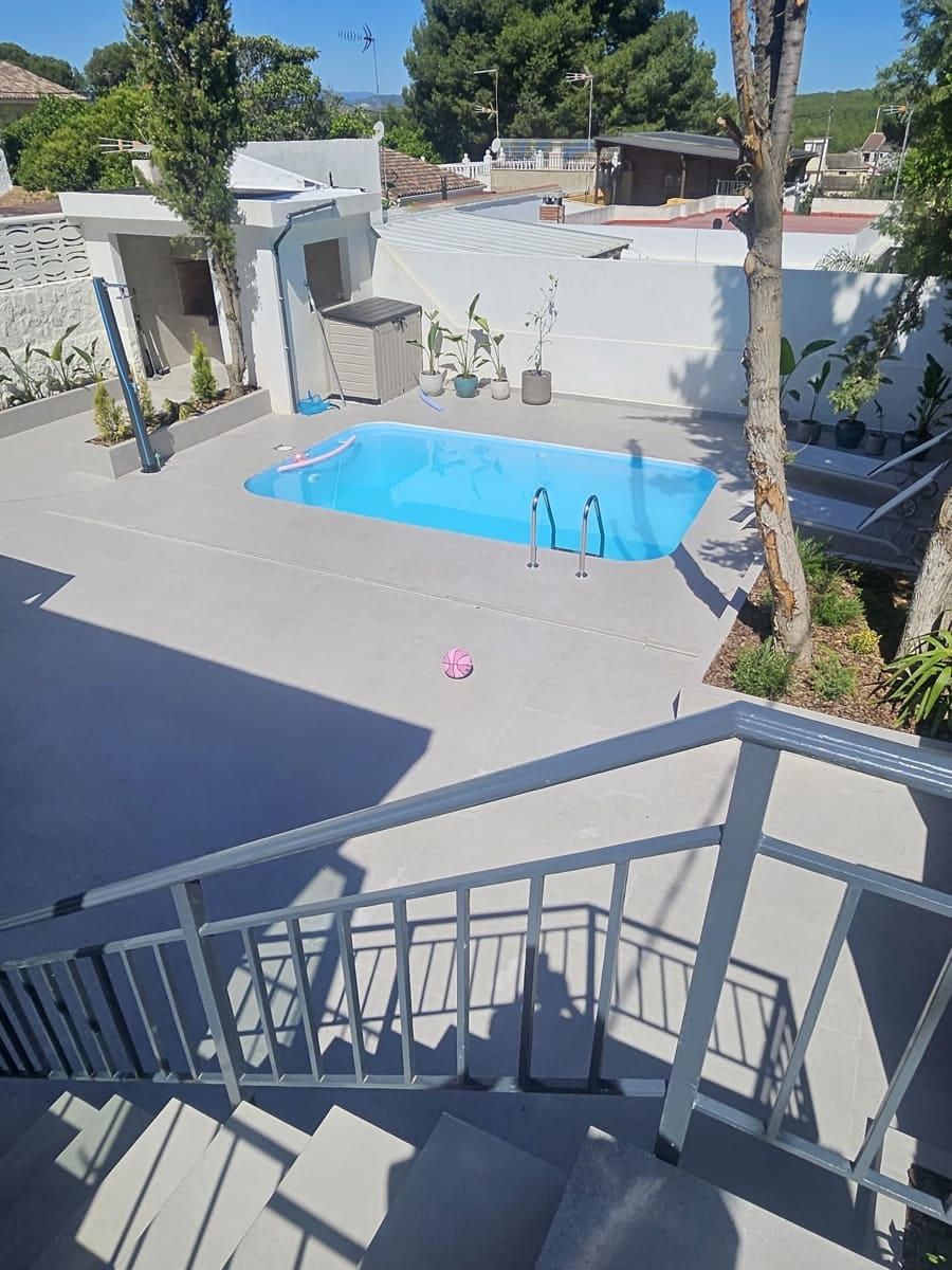 4 bedroom Townhouse for rent in Paterna - € 3,000 (Ref: 9844596)