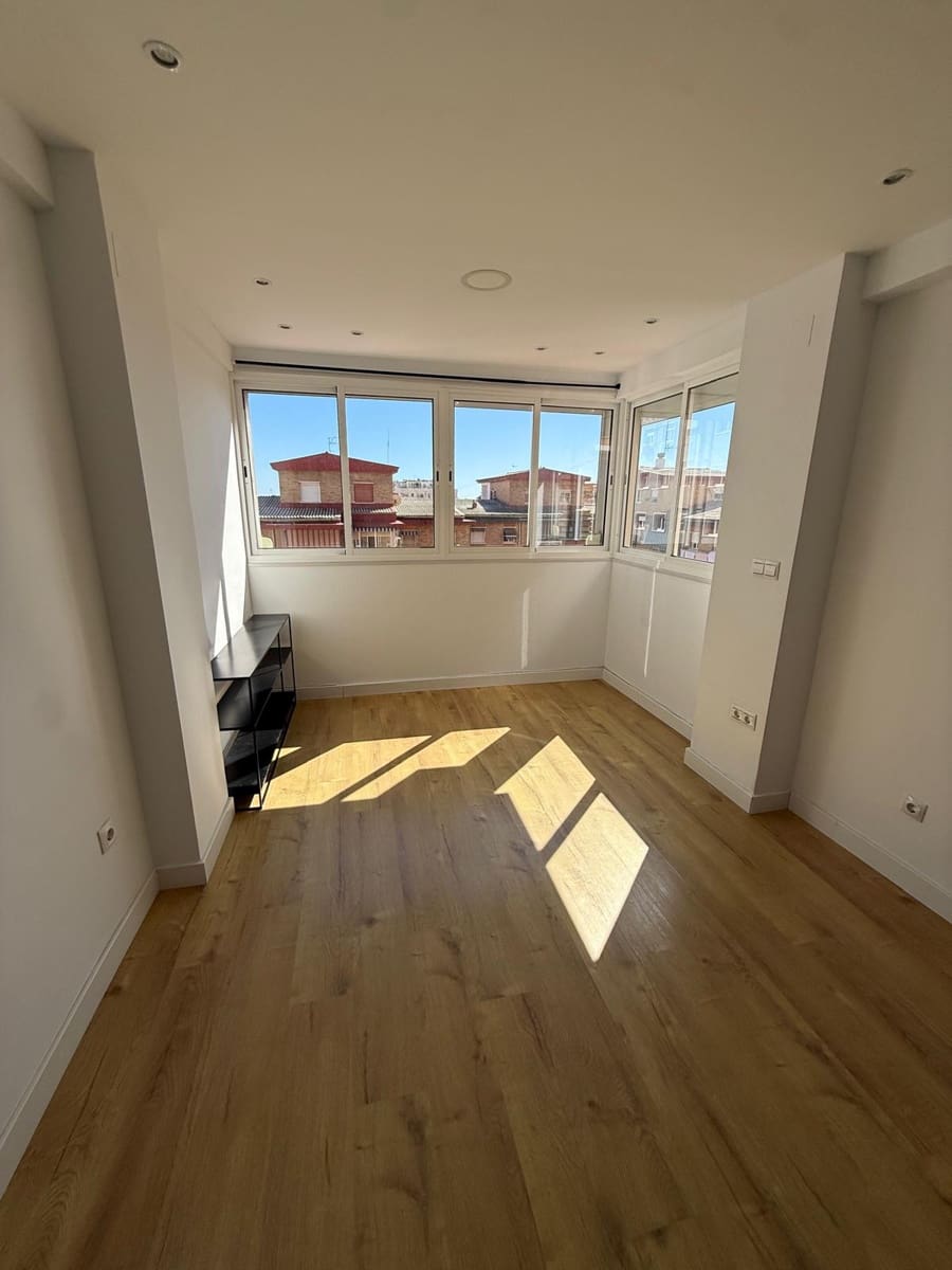 3 soveværelse Lejlighed til salg i Malaga by - € 380.000 (Ref: 9626247)