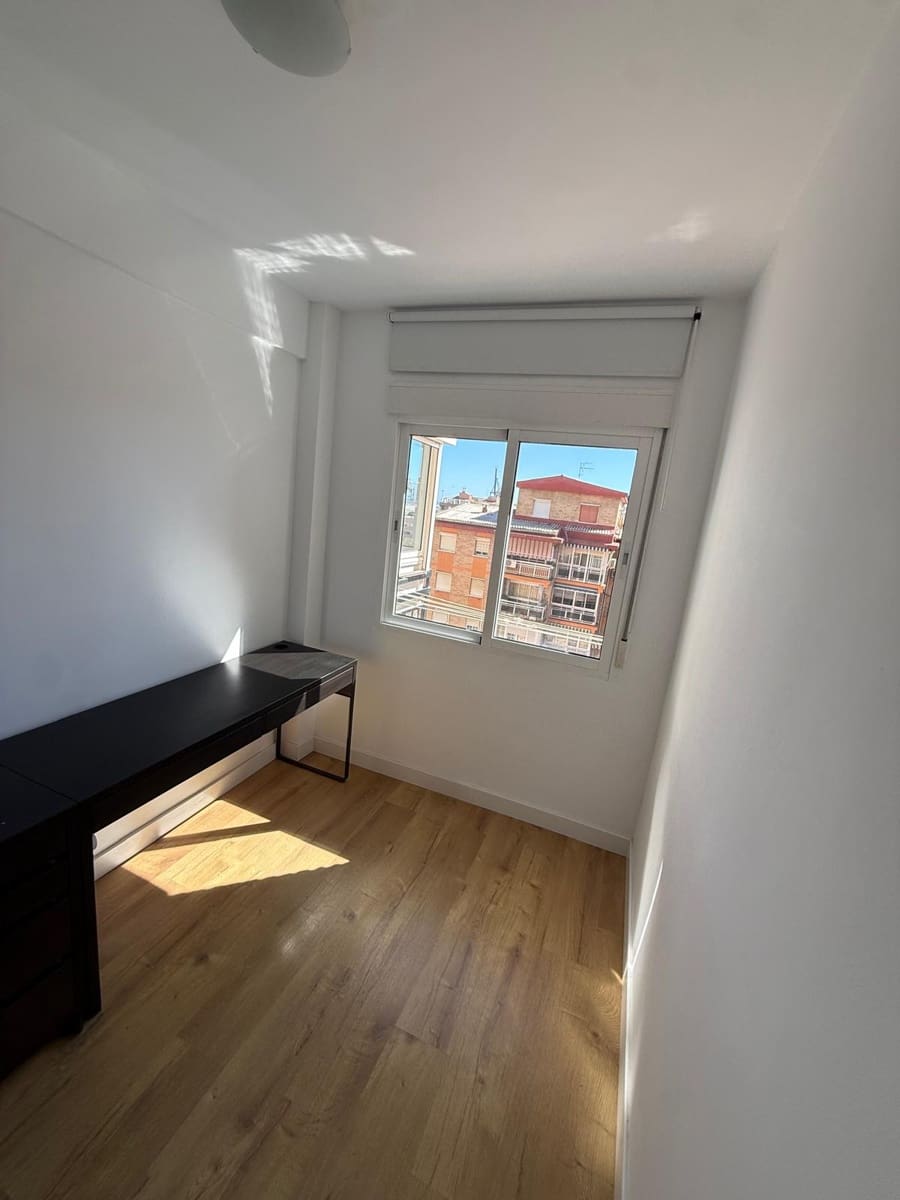 3 soveværelse Lejlighed til salg i Malaga by - € 380.000 (Ref: 9626247)