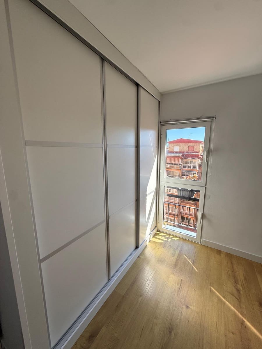 3 soveværelse Lejlighed til salg i Malaga by - € 380.000 (Ref: 9626247)