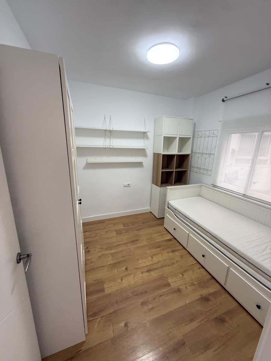 3 soveværelse Lejlighed til salg i Malaga by - € 380.000 (Ref: 9626247)