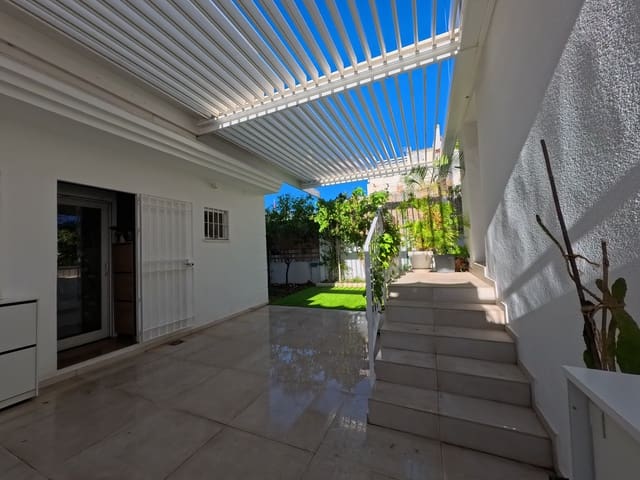 5 makuuhuone Rivitalo myytävänä paikassa Arroyo de la Miel, Benalmádena mukana 
autotalli - 675 000 € (Ref: 9650236)