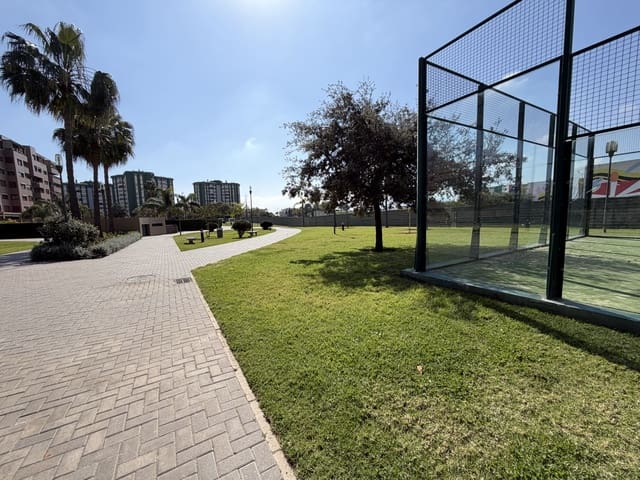 2 makuuhuone Kattohuoneisto myytävänä paikassa Cañada de los Cardos, Málaga kaupunki mukana uima-altaan 
autotalli - 540 000 € (Ref: 9650355)