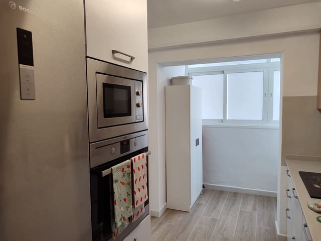 3 slaapkamer Appartement te koop in Playa de los Boliches, Fuengirola - € 330.000 (Ref: 9650367)