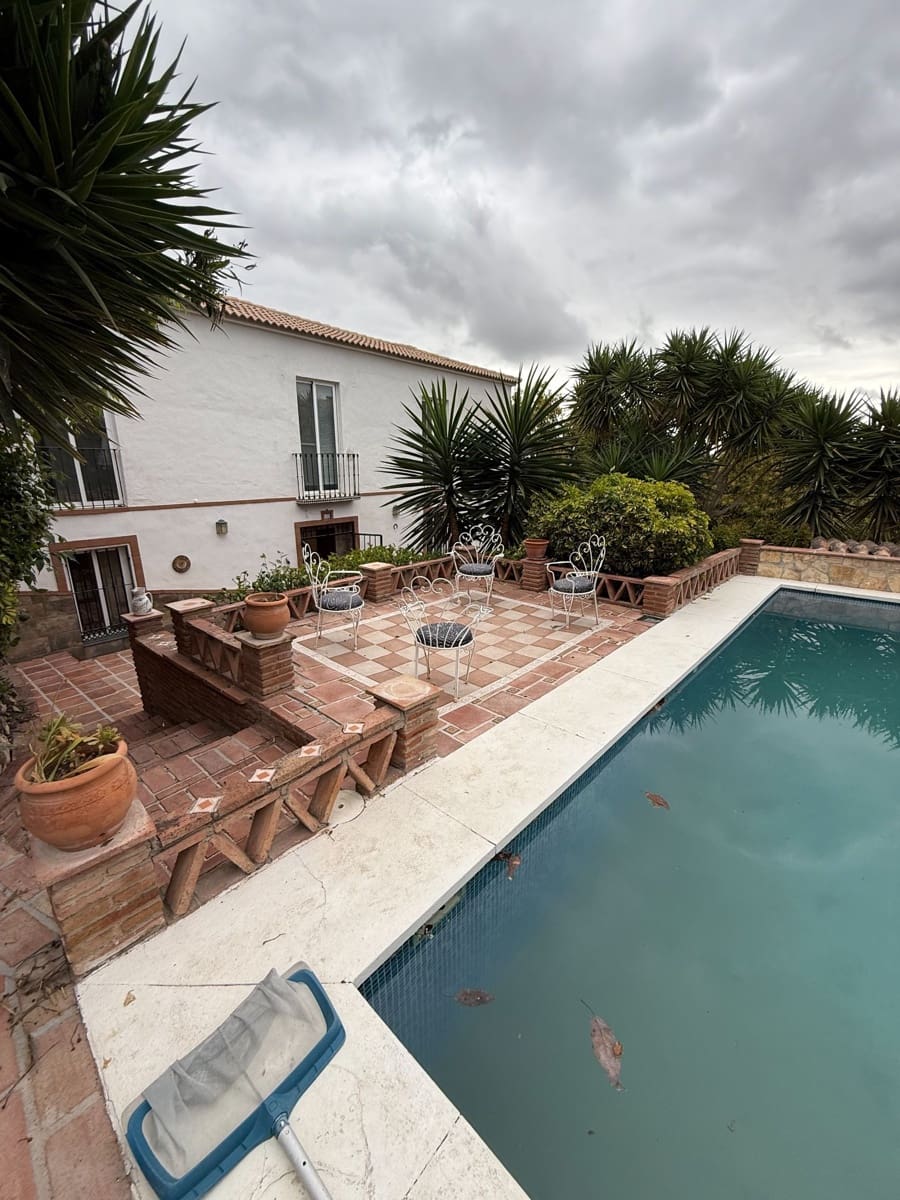 4 sypialnia Finka/Dom wiejski na sprzedaż w Coin z basenem garażem - 400 000 € (Ref: 9650776)