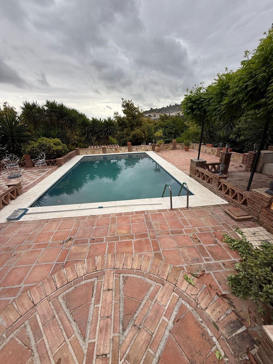 4 sypialnia Finka/Dom wiejski na sprzedaż w Coin z basenem garażem - 400 000 € (Ref: 9650776)