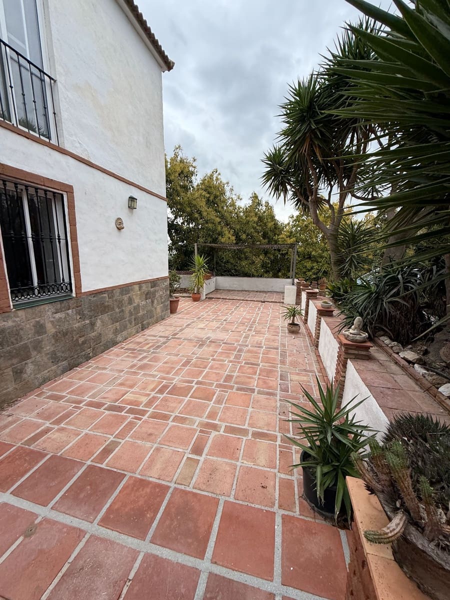 4 sypialnia Finka/Dom wiejski na sprzedaż w Coin z basenem garażem - 400 000 € (Ref: 9650776)