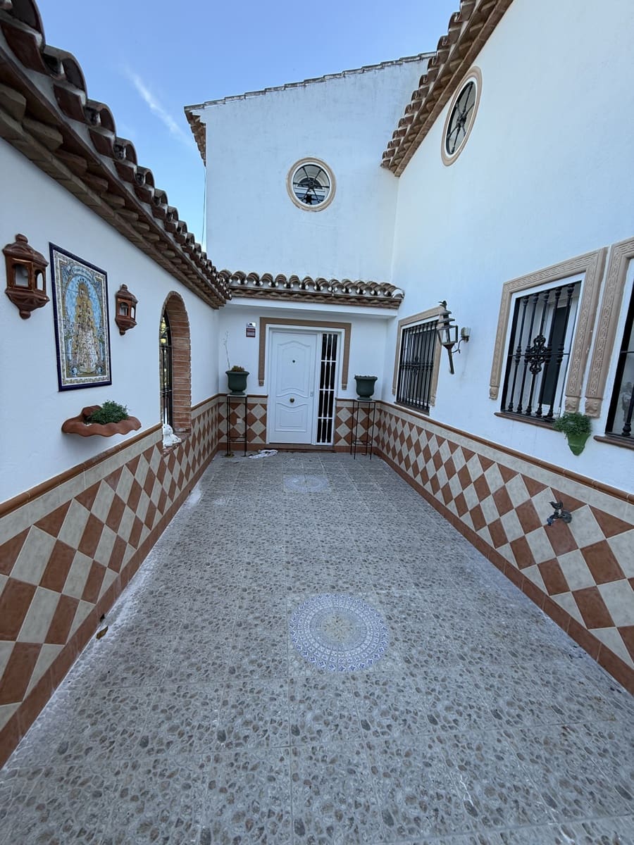 4 sovrum Finca/Hus på landet till salu i Coin med pool garage - 900 000 € (Ref: 9654275)