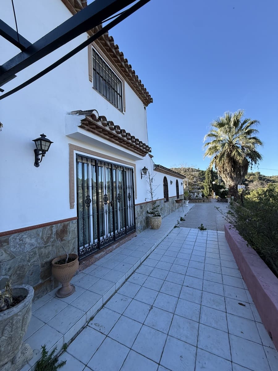 4 sovrum Finca/Hus på landet till salu i Coin med pool garage - 900 000 € (Ref: 9654275)