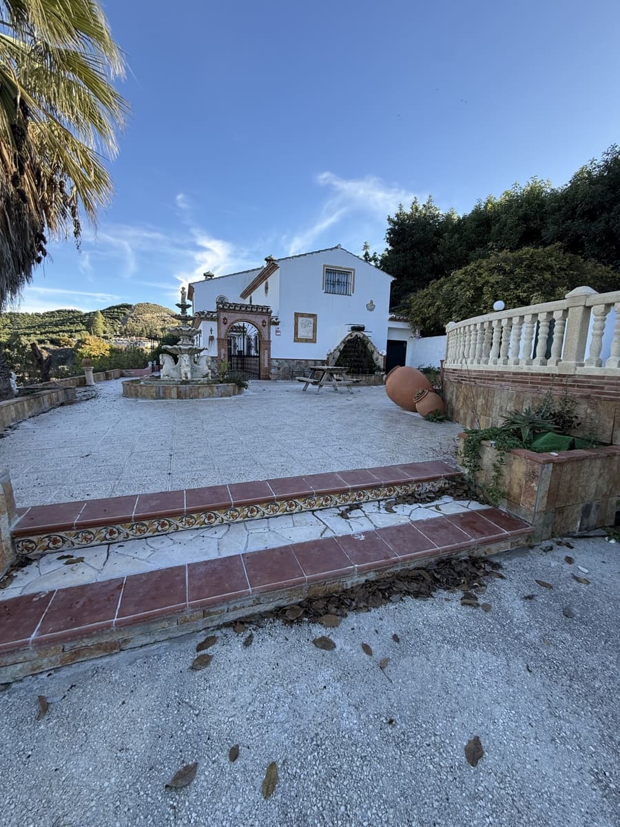 4 sovrum Finca/Hus på landet till salu i Coin med pool garage - 900 000 € (Ref: 9654275)