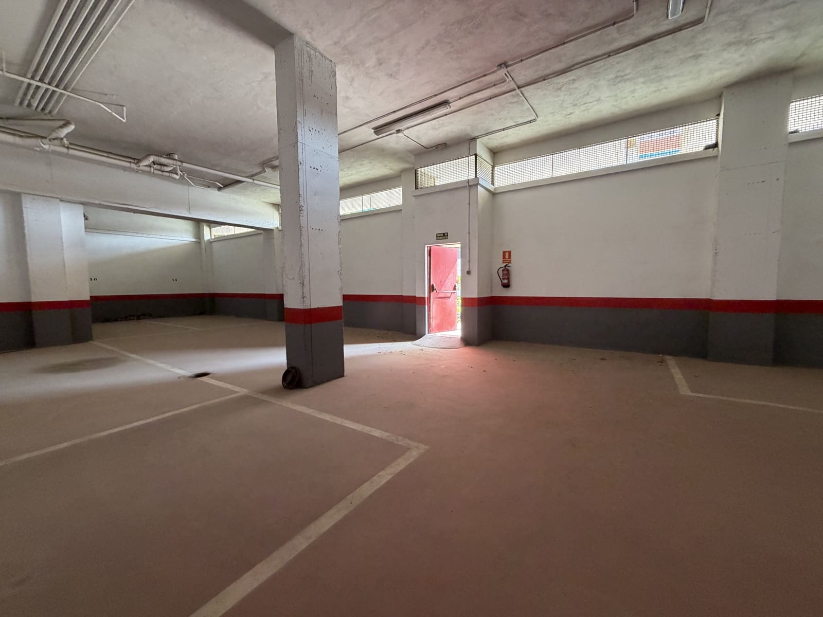 Commercial for sale in Malaga city - € 1,700,000 (Ref: 9654361)