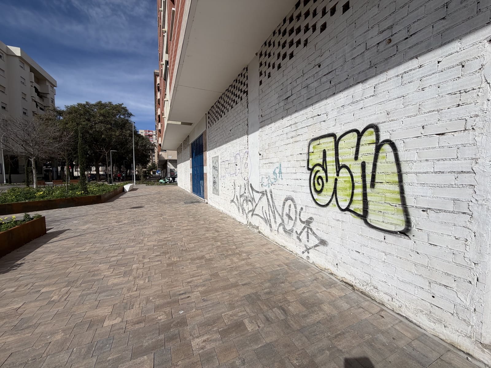 Commercial for sale in Malaga city - € 1,700,000 (Ref: 9654361)