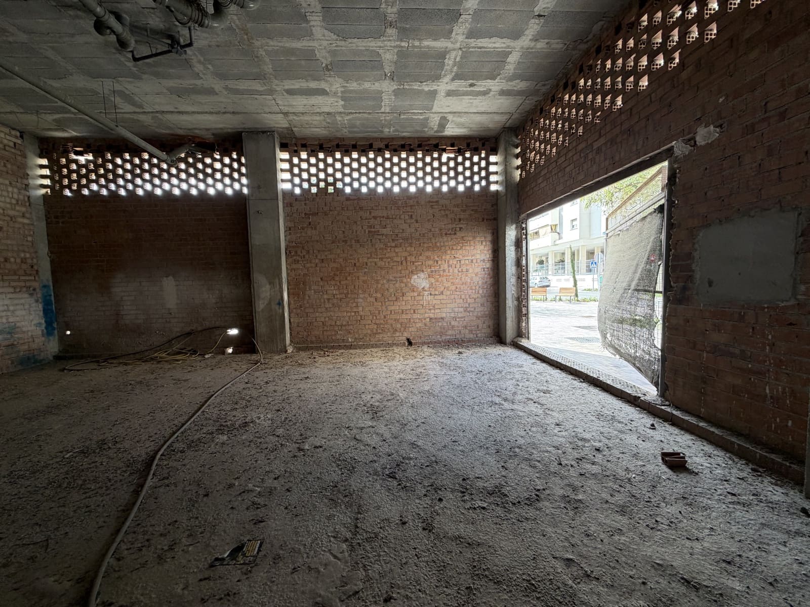 Commercial for sale in Malaga city - € 1,700,000 (Ref: 9654361)