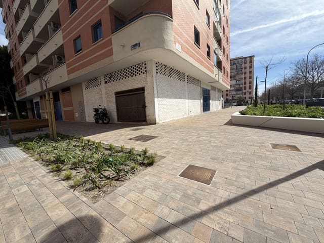 Commercial for sale in Huelin, Málaga city - € 1,700,000 (Ref: 9654361)