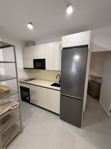 Apartamento de 2 habitaciones en La Trinidad, Málaga ciudad en venta - 225.000 € (Ref: 9665207)