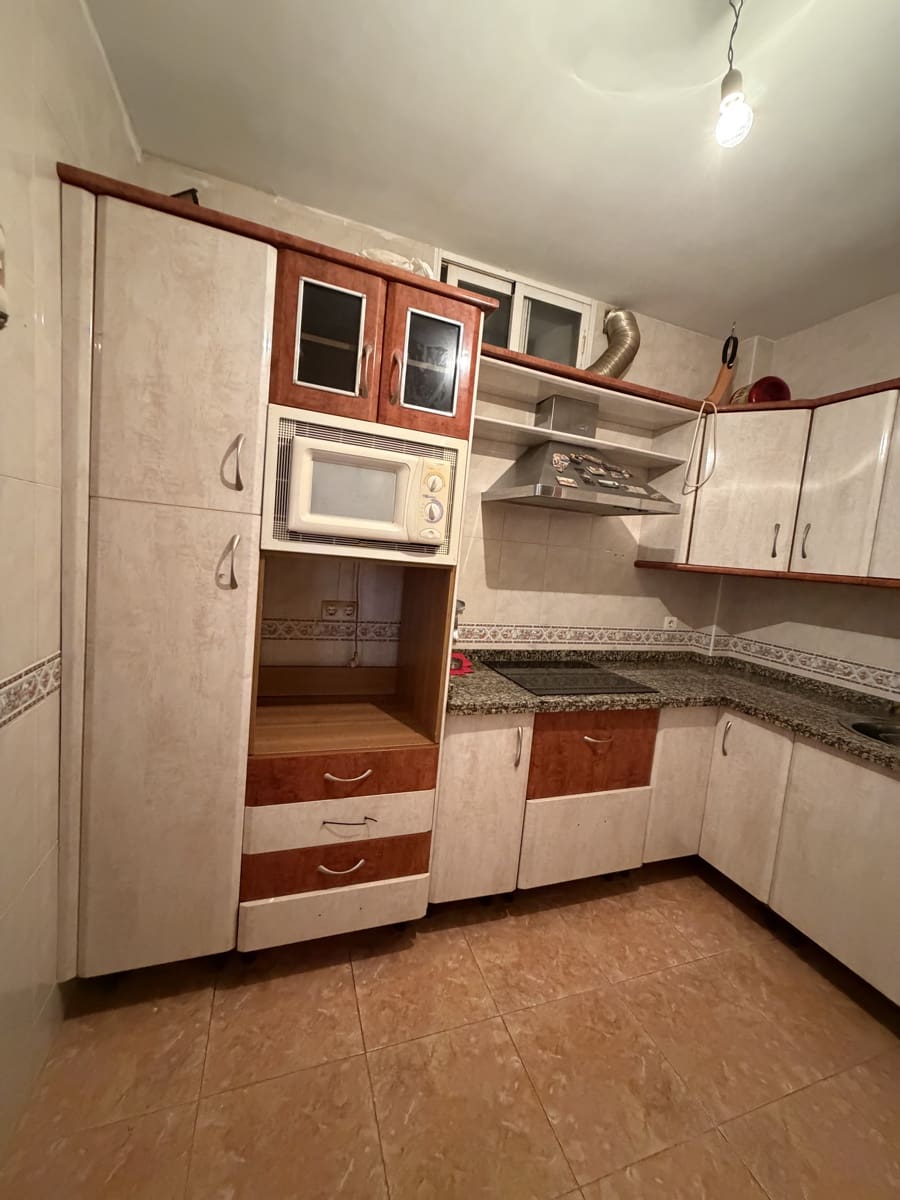 3 slaapkamer Villa te koop in Malaga stad met garage - € 268.000 (Ref: 9665246)