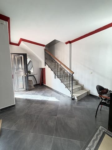 3 slaapkamer Villa te koop in Olletas, Málaga stad met garage - € 268.000 (Ref: 9665246)