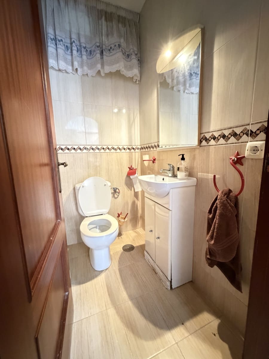 3 slaapkamer Villa te koop in Malaga stad met garage - € 268.000 (Ref: 9665246)