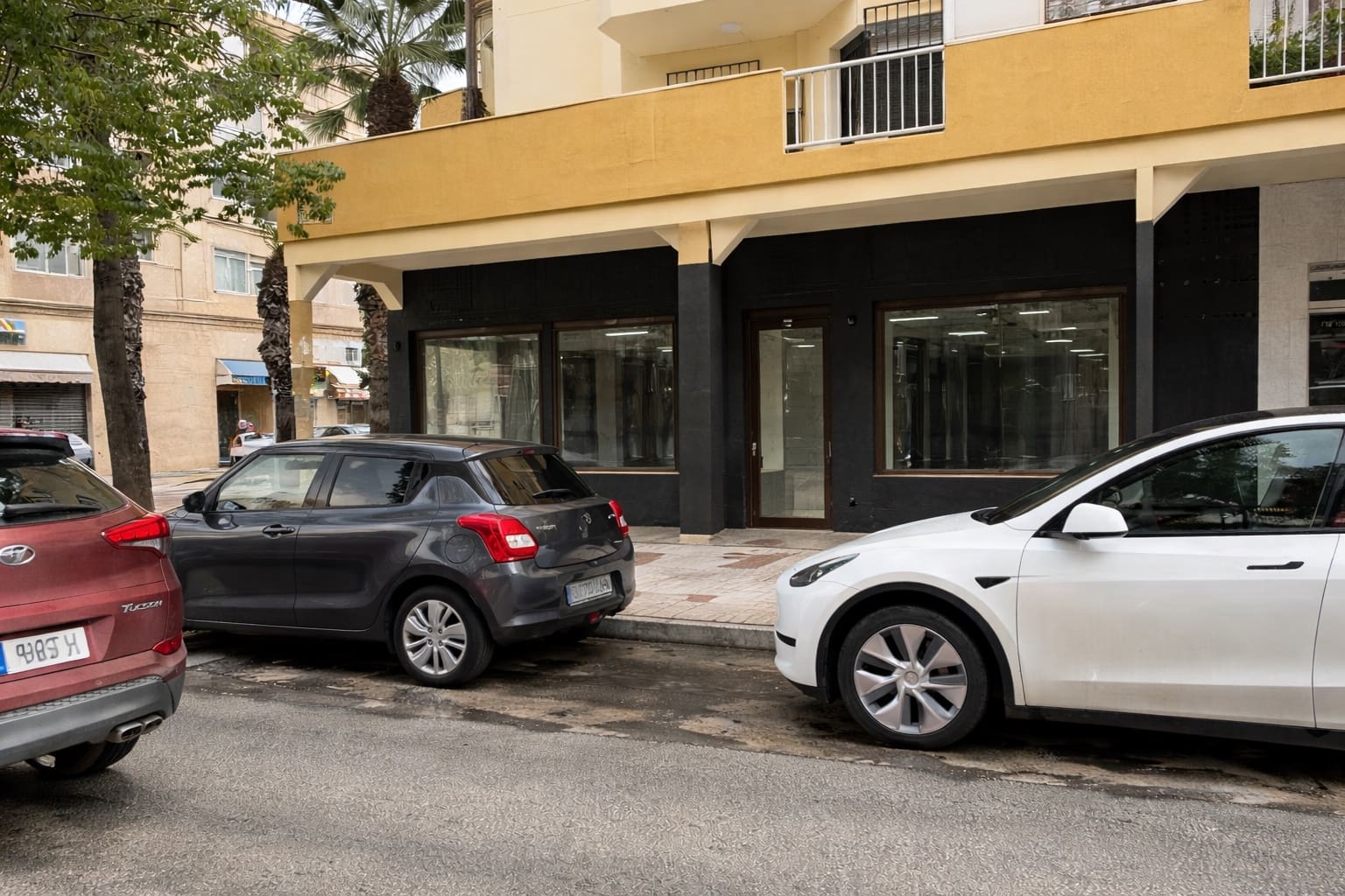 Commercial for sale in Malaga city - € 249,000 (Ref: 9665266)