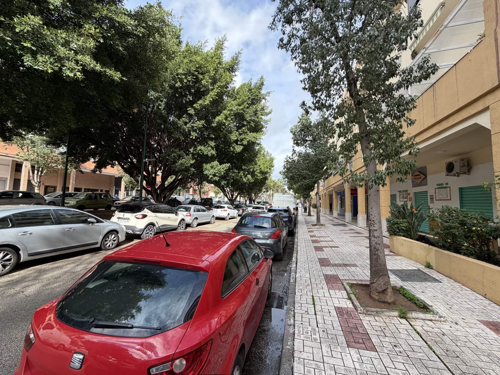 Commercial for sale in Malaga city - € 249,000 (Ref: 9665266)