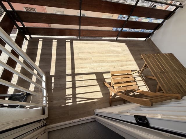 3 makuuhuone Huoneisto myytävänä paikassa Cruz del Humilladero, Málaga kaupunki - 239 000 € (Ref: 9688538)