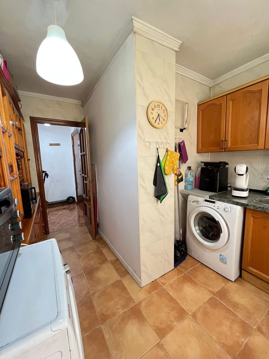 3 soveværelse Lejlighed til salg i Malaga by - € 365.000 (Ref: 9688545)