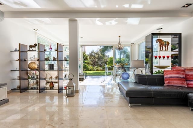 4 chambre Villa/Maison à vendre à Calahonda, Mijas avec piscine garage - 920 000 € (Ref: 9688567)