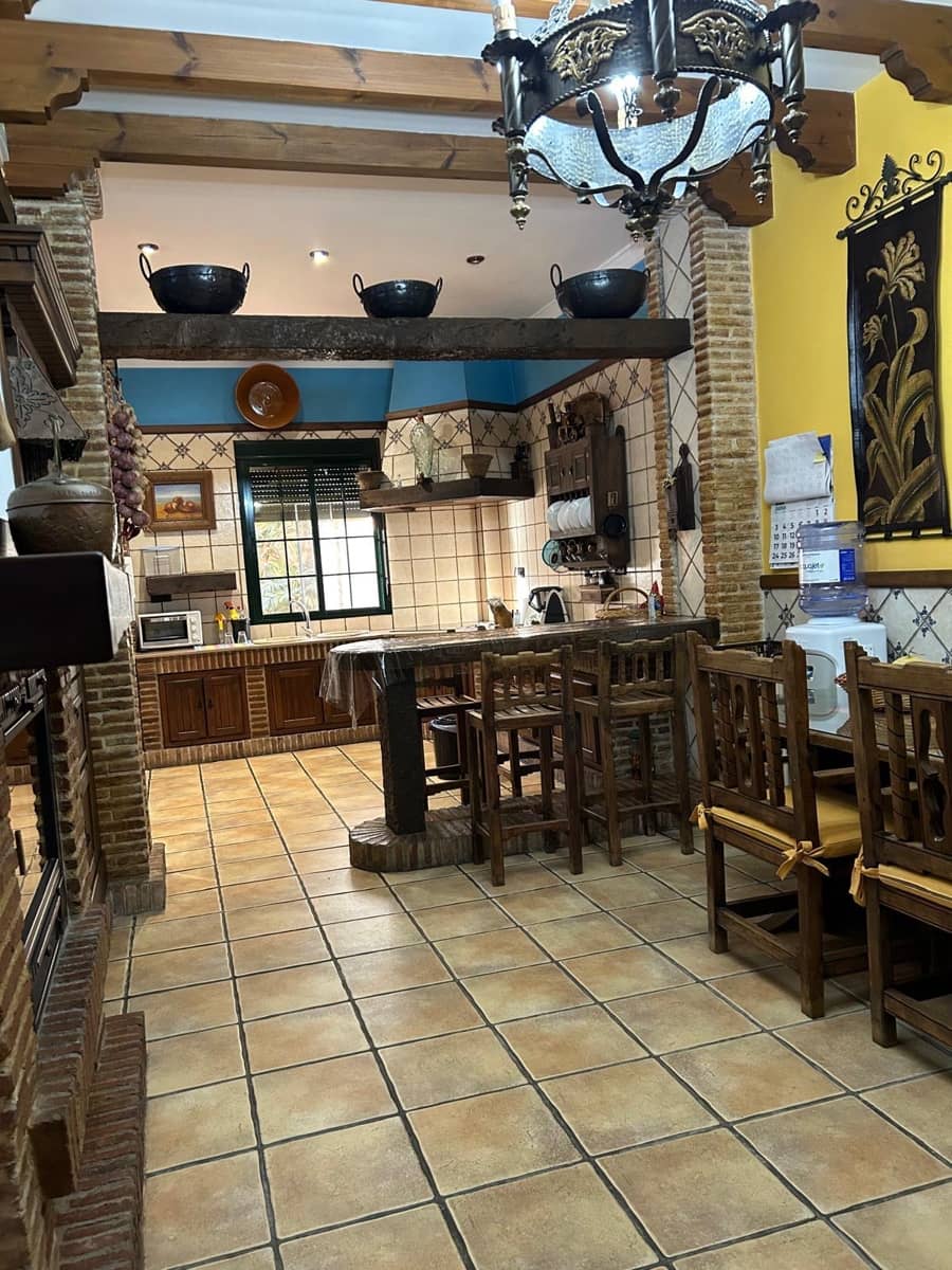 Reihenhaus zu verkaufen in Campillos mit Pool Garage - 260.000 € (Ref: 9688594)