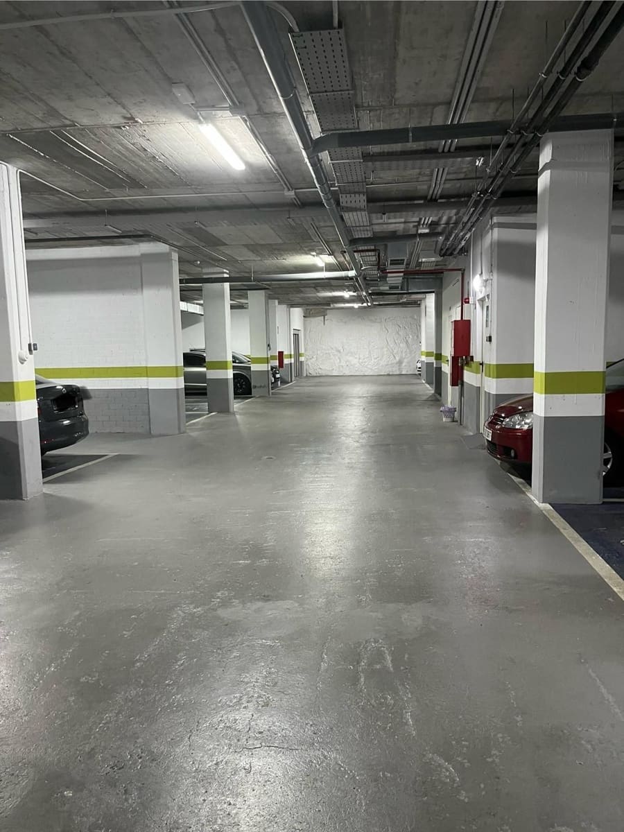 3 makuuhuone Huoneisto myytävänä paikassa Malaga kaupunki mukana uima-altaan 
autotalli - 585 000 € (Ref: 9688662)