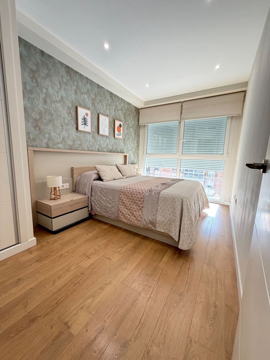 3 makuuhuone Huoneisto myytävänä paikassa Malaga kaupunki mukana uima-altaan 
autotalli - 585 000 € (Ref: 9688662)