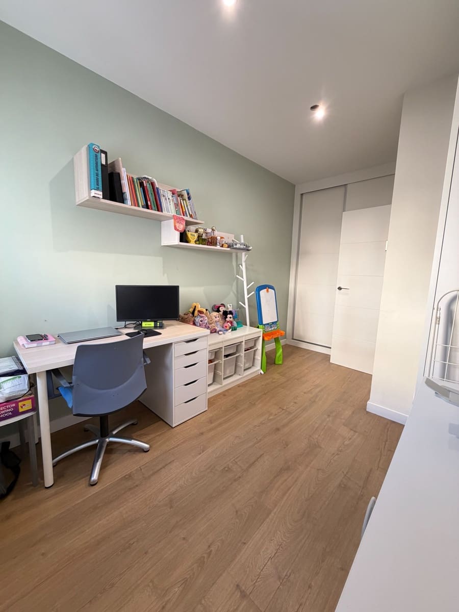 3 makuuhuone Huoneisto myytävänä paikassa Malaga kaupunki mukana uima-altaan 
autotalli - 585 000 € (Ref: 9688662)