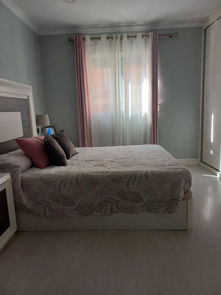 3 soveværelse Lejlighed til salg i Malaga by - € 449.000 (Ref: 9688663)