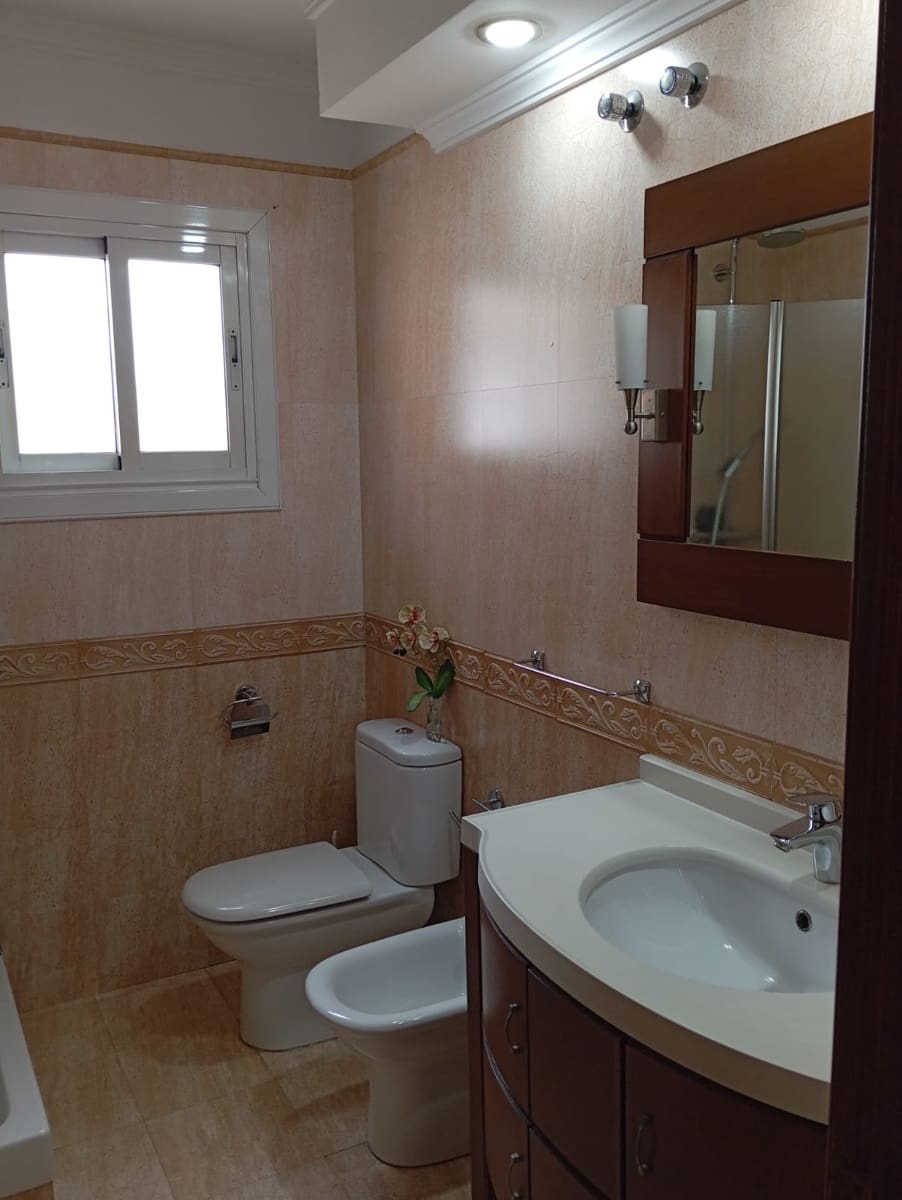 4 bedroom Apartment for sale in Malaga city with garage - € 475,000 (Ref: 9709125)