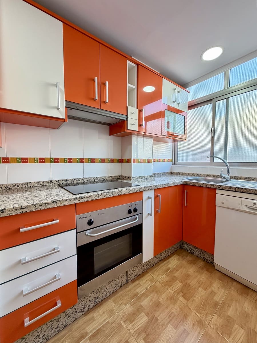 2 sovrum Lägenhet till salu i Malaga stad - 215 000 € (Ref: 9789840)