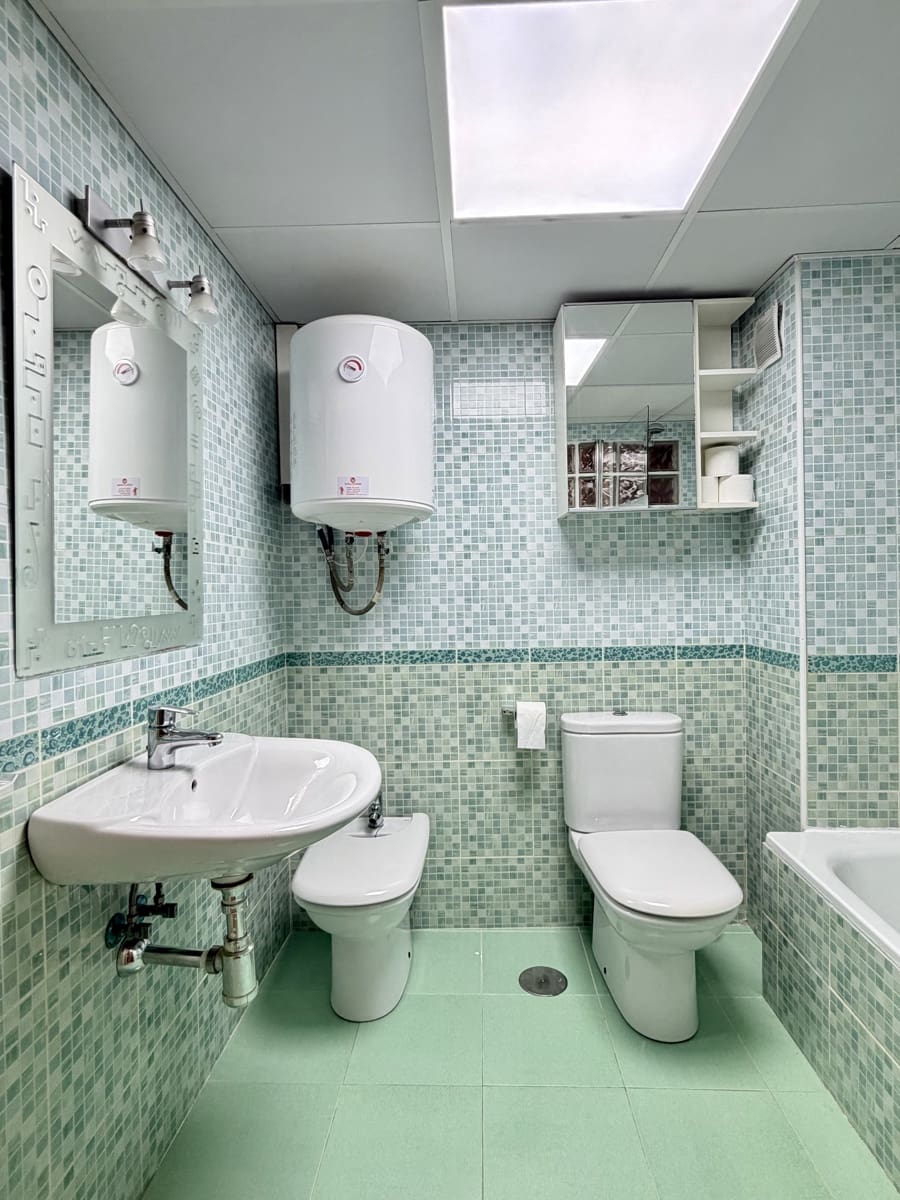 2 sovrum Lägenhet till salu i Malaga stad - 215 000 € (Ref: 9789840)