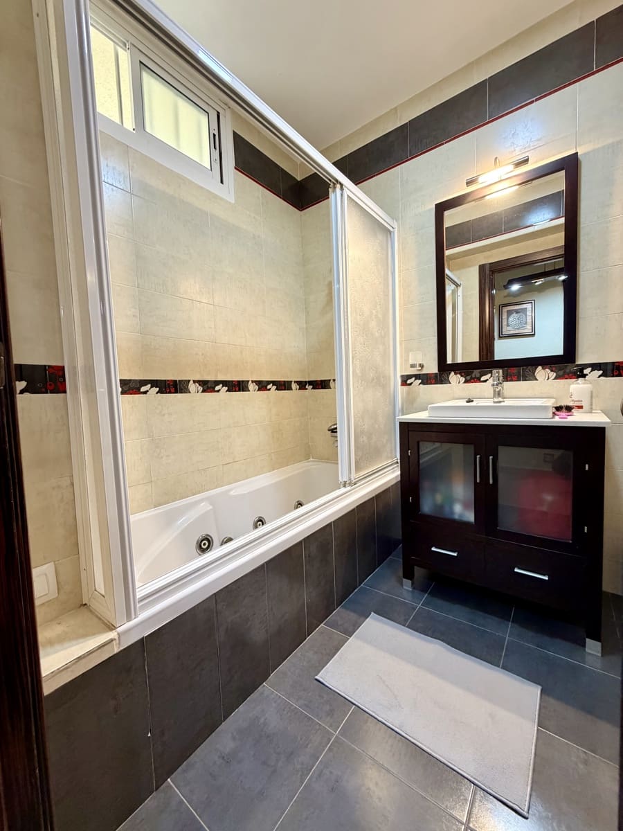 1 makuuhuone Huoneisto myytävänä paikassa Benalmadena - 273 000 € (Ref: 9795765)