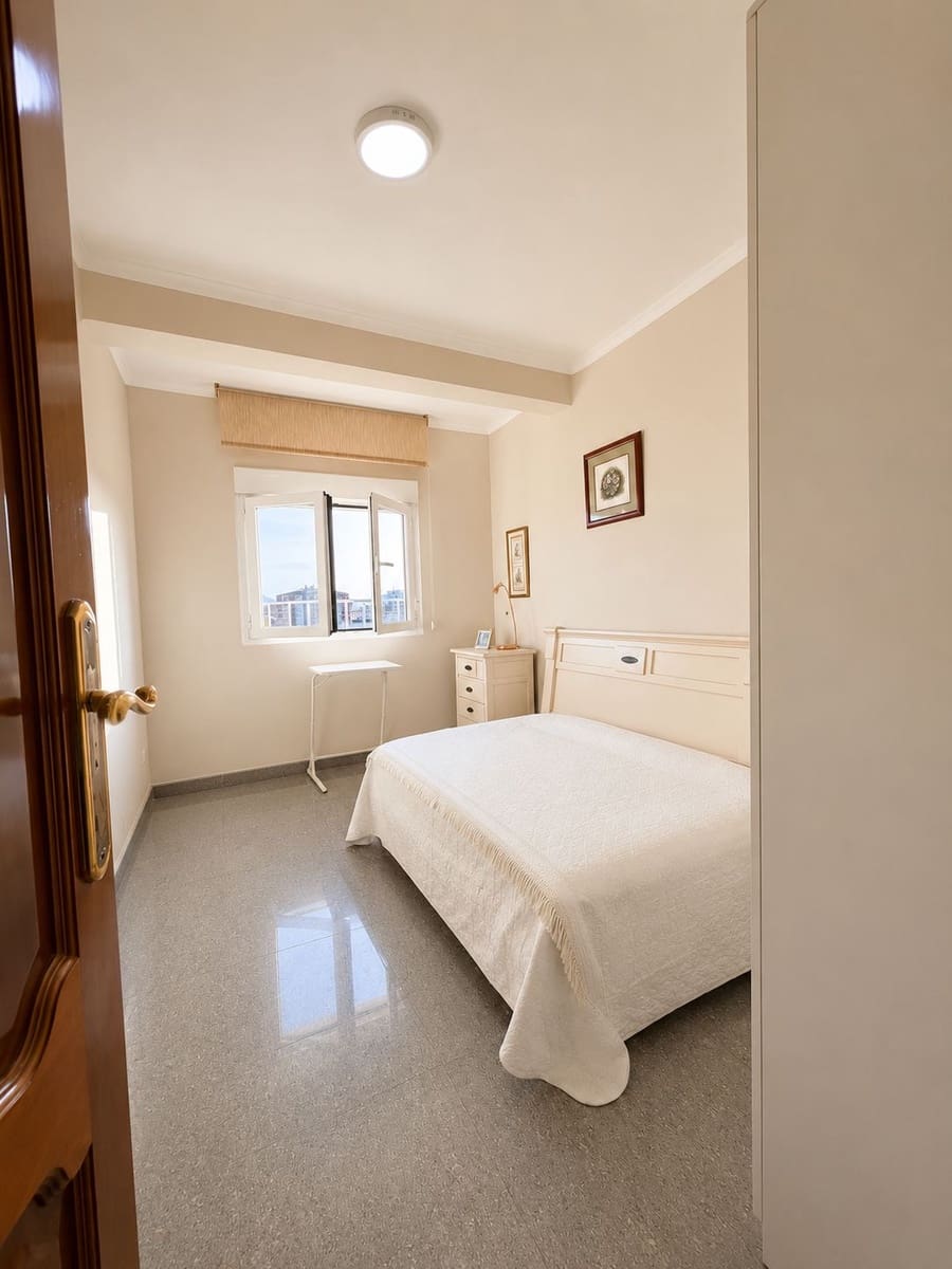 3 soveværelse Lejlighed til salg i Malaga by - € 315.000 (Ref: 9823269)