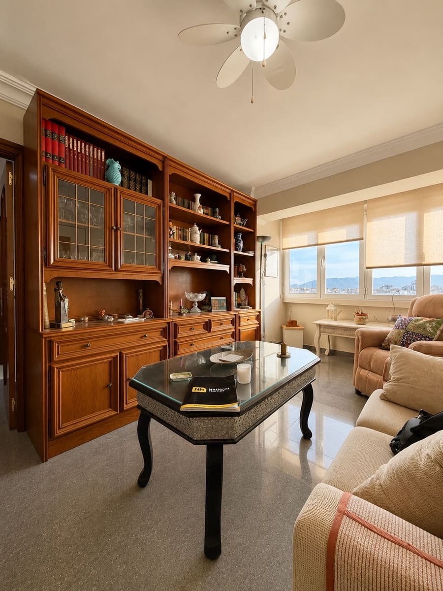 3 soveværelse Lejlighed til salg i Malaga by - € 315.000 (Ref: 9823269)