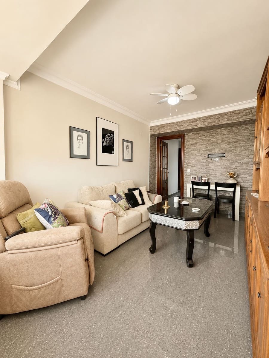 3 soveværelse Lejlighed til salg i Malaga by - € 315.000 (Ref: 9823269)