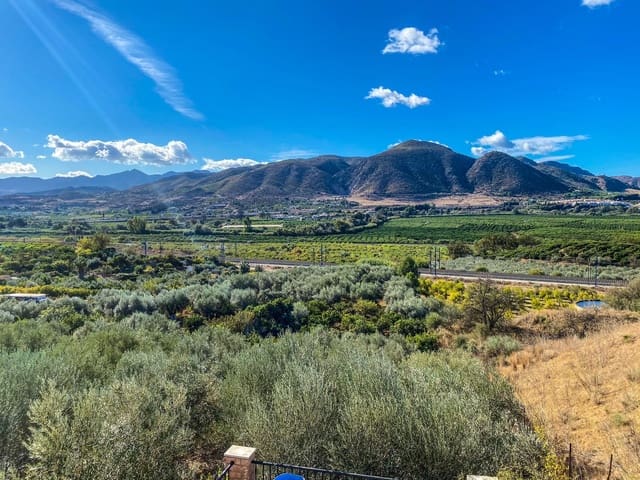 Finca/Casa Rural de 5 habitaciones en Estación de Cártama, Cártama en venta con piscina - 420.000 € (Ref: 9823475)