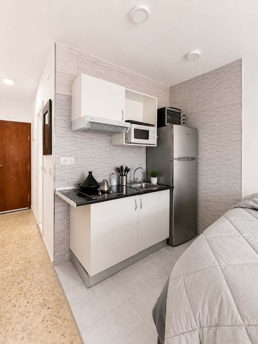 Studio for sale in Torremolinos - € 153,000 (Ref: 9823506)