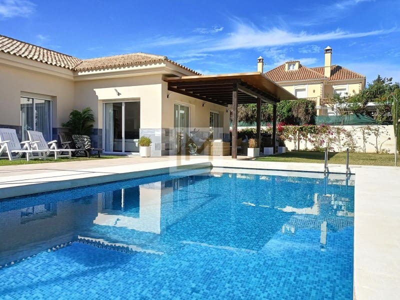 4 slaapkamer Villa voor vakantieverhuur in San Pedro de Alcantara met zwembad - € 35.000 (Ref: 9626222)