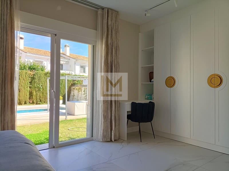 4 slaapkamer Villa voor vakantieverhuur in San Pedro de Alcantara met zwembad - € 35.000 (Ref: 9626222)