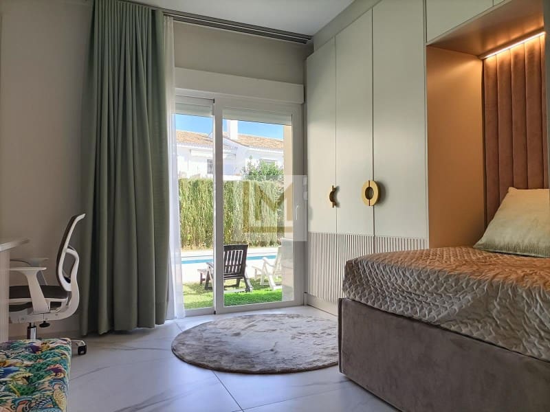 4 slaapkamer Villa voor vakantieverhuur in San Pedro de Alcantara met zwembad - € 35.000 (Ref: 9626222)