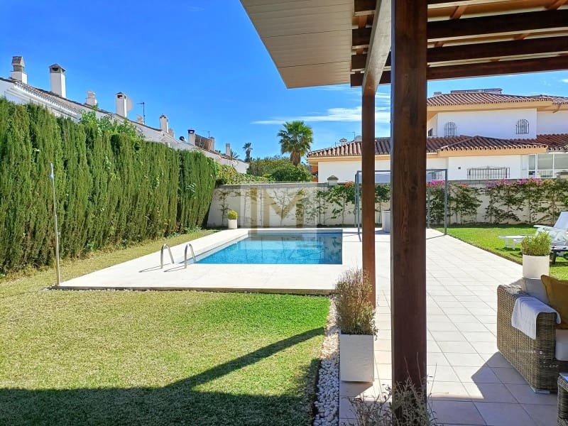 4 slaapkamer Villa voor vakantieverhuur in San Pedro de Alcantara met zwembad - € 35.000 (Ref: 9626222)