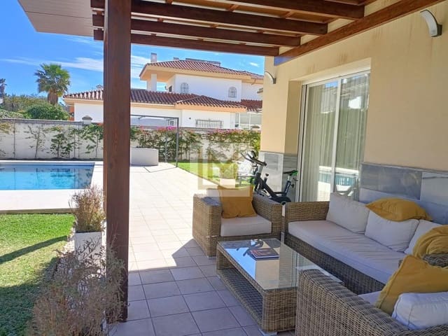 4 slaapkamer Villa voor vakantieverhuur in Nueva Alcántara, Marbella met zwembad - € 35.000 (Ref: 9626222)