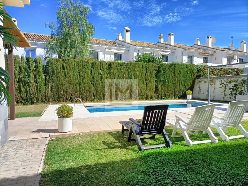 4 slaapkamer Villa voor vakantieverhuur in San Pedro de Alcantara met zwembad - € 35.000 (Ref: 9626222)