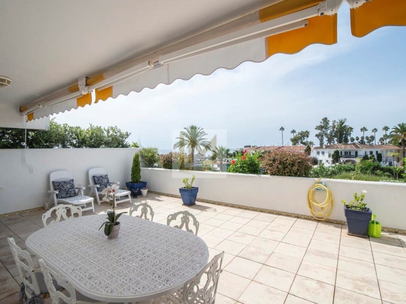 3 soveværelse Lejlighed til leje i San Pedro de Alcantara med garage - € 3.900 (Ref: 9626223)