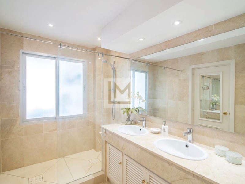 3 soveværelse Lejlighed til leje i San Pedro de Alcantara med garage - € 3.900 (Ref: 9626223)